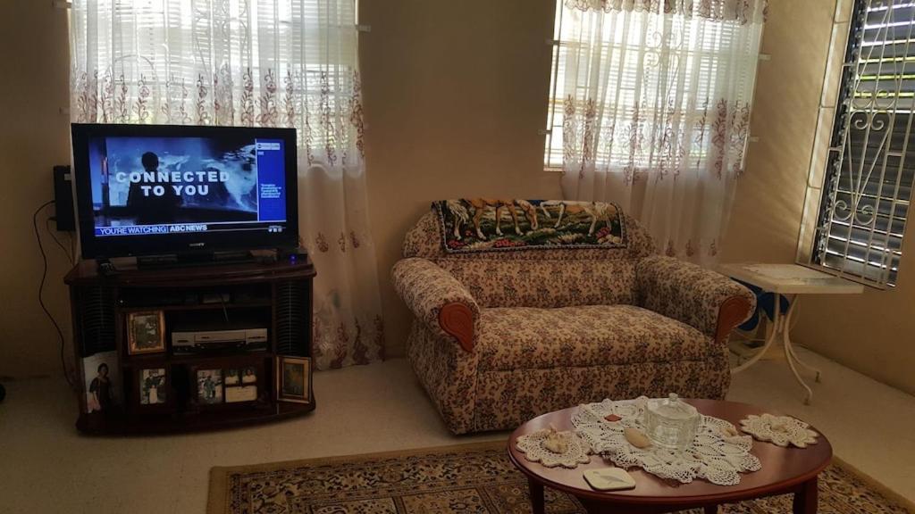 Donamae 2 Story Barbados House Villa Бриджтаун Екстериор снимка
