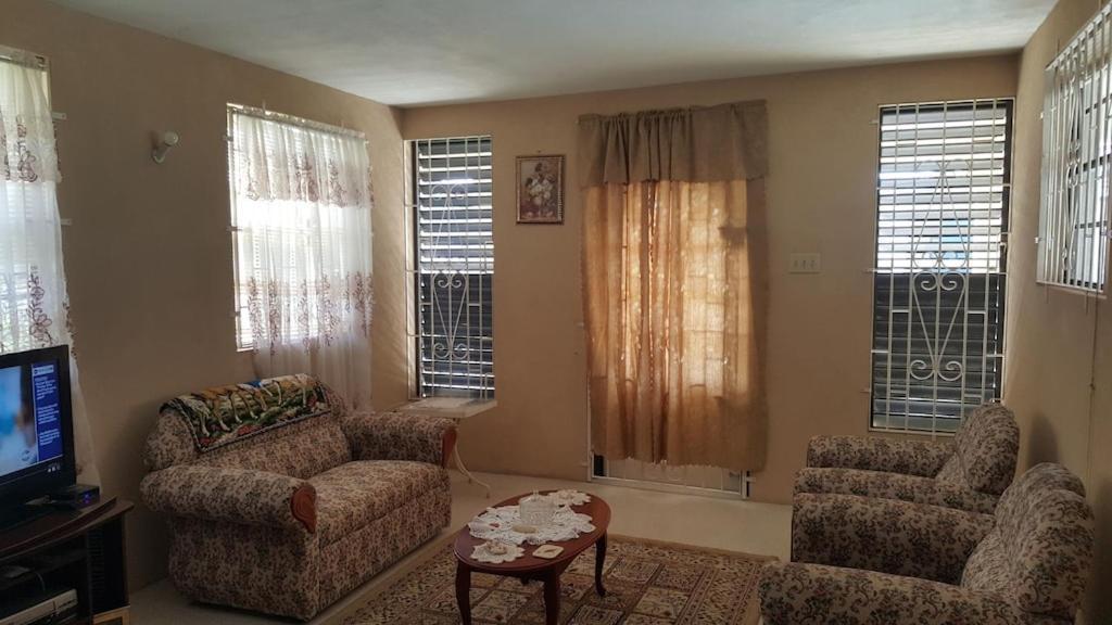 Donamae 2 Story Barbados House Villa Бриджтаун Екстериор снимка