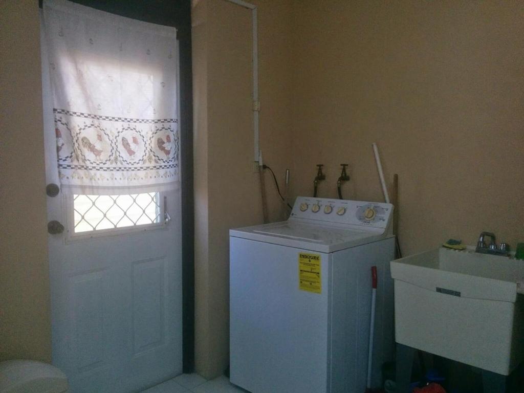 Donamae 2 Story Barbados House Villa Бриджтаун Екстериор снимка
