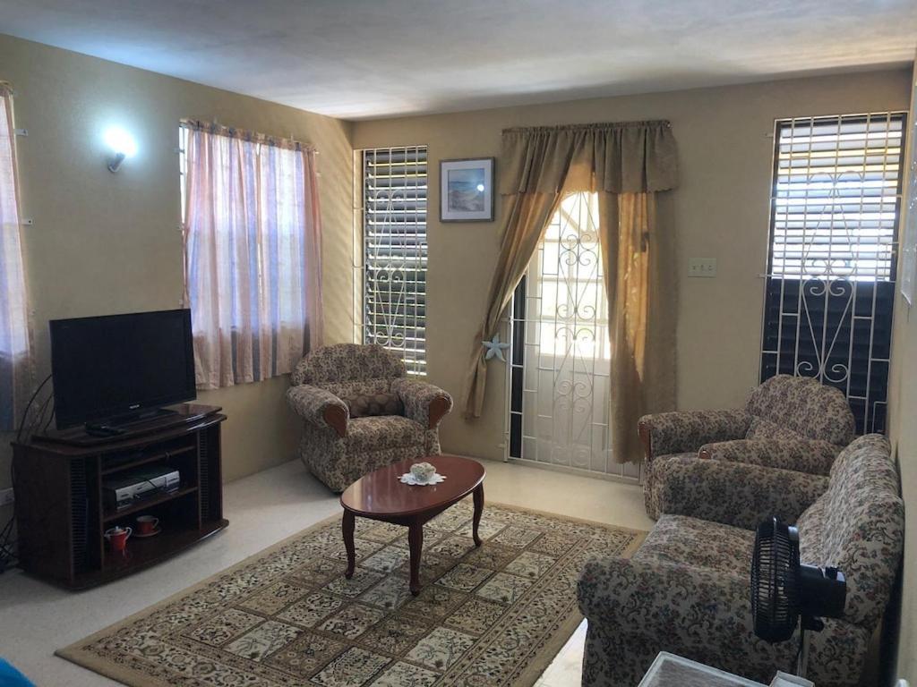Donamae 2 Story Barbados House Villa Бриджтаун Екстериор снимка